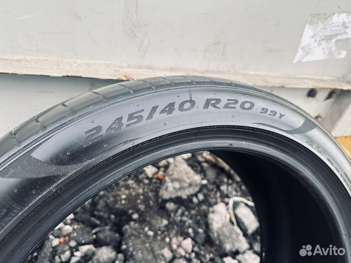 Pirelli P Zero 245/40 R20 и 275/35 R20 102Y