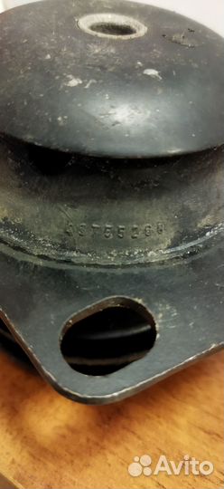 Левая опора двигателя.Новая