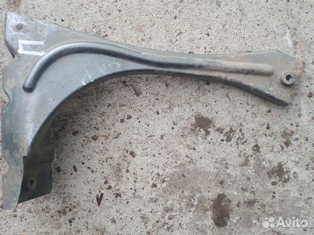 Кронштейн правого крыла ауди олроад а6с5