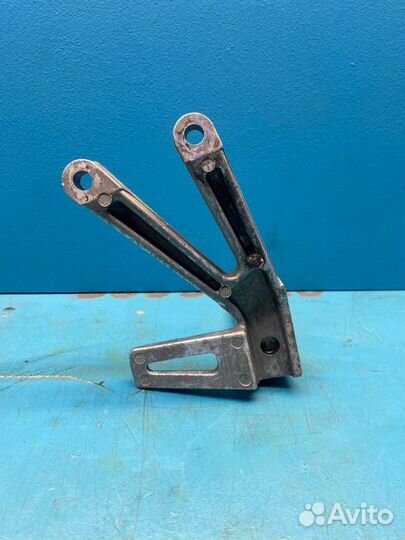 Подножка зад.лев задняя левая Yamaha Fzr250