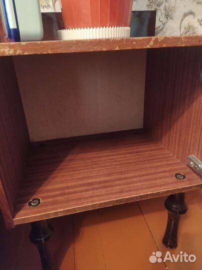 Две прикроватные тумбы бу