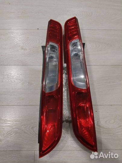 Задняя правая фара на ford focus 2
