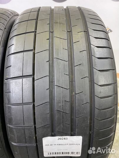 Pirelli P Zero PZ4 265/40 R19