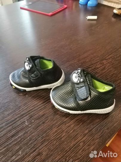 Кроссовки детские