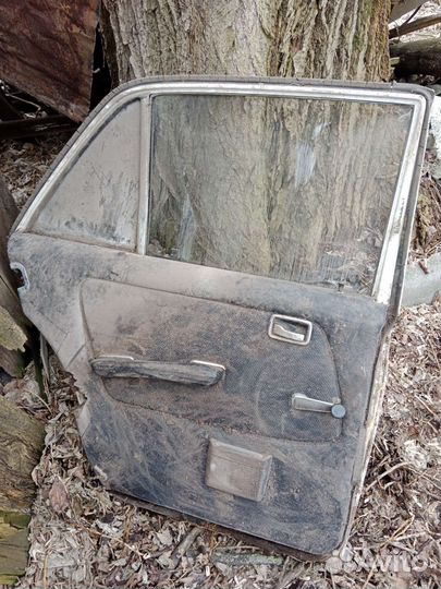 Дверь на mercedes 220