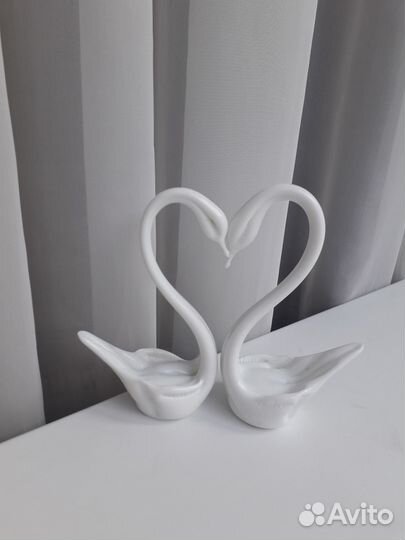 Статуэтки Лебеди СССР молочное стекло