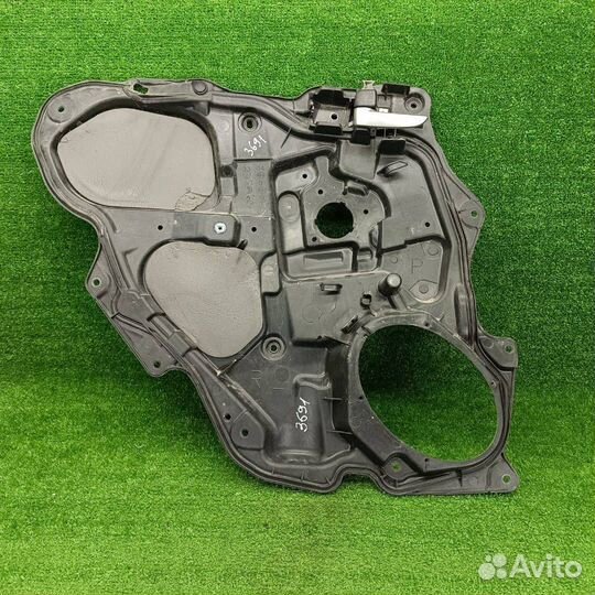 Накладка двери внутренняя задняя левая Mazda 3 BK