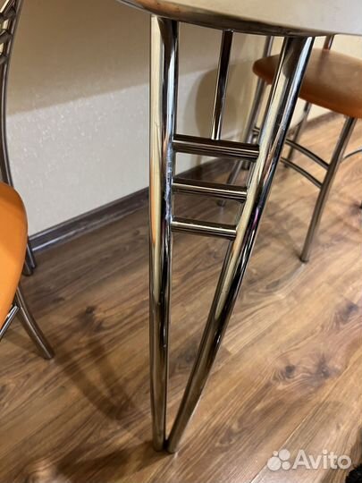 Стол кухонный со стульями