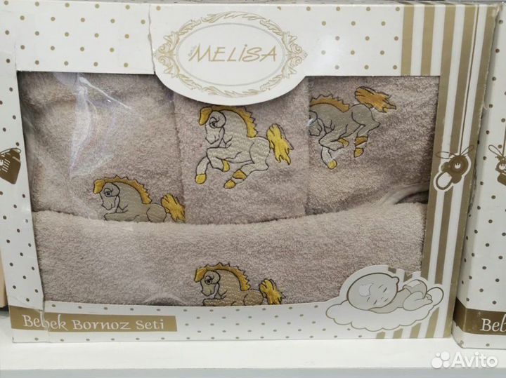 Подарочный набор на рождение малыша: халат, уголок