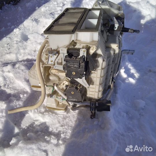 Печка в сборе на Toyota Harrier
