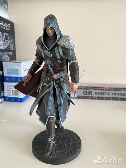 Фигурка Assassins creed ezio