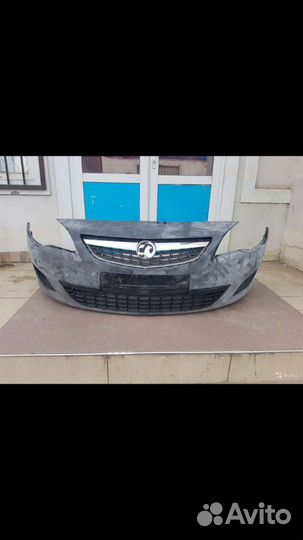 Передний бампер Opel Astra-J