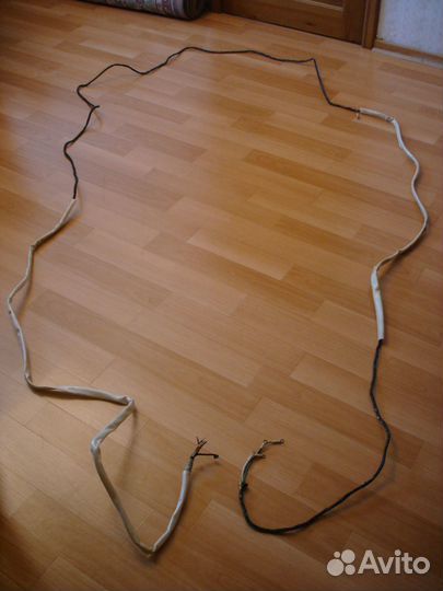 Провод (возможно по раме) Газ-53,52 или Заз-968