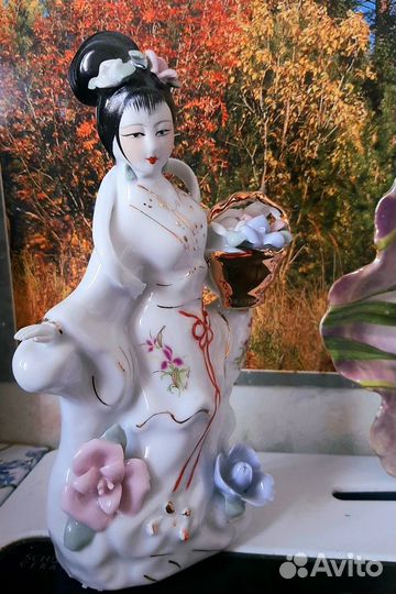 Фарфоровые статуэтки и гипсовые