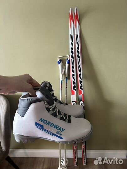 Лыжи беговые с ботинками и палками