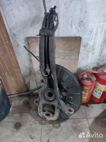 Поворотный кулак правый Porsche cayenne 955