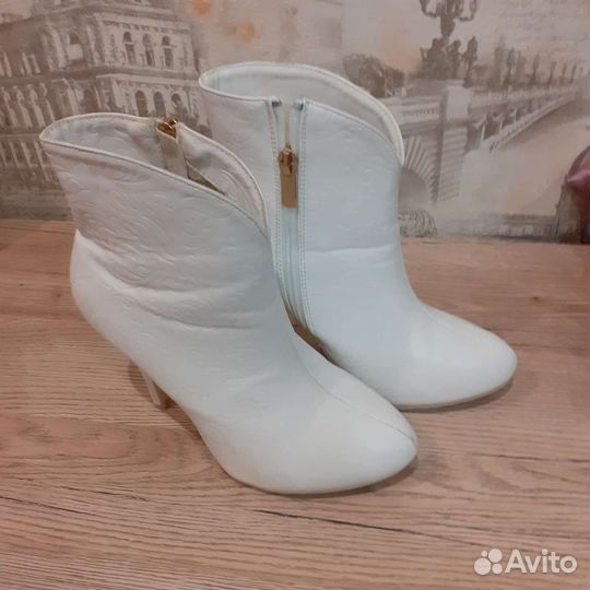 Свадебные белые сапожки