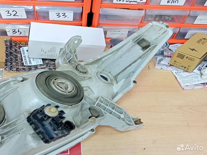 Фара правая toyota highlander галоген