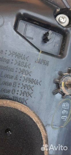 Toyota Land Cruiser 200 фонарь оригинал