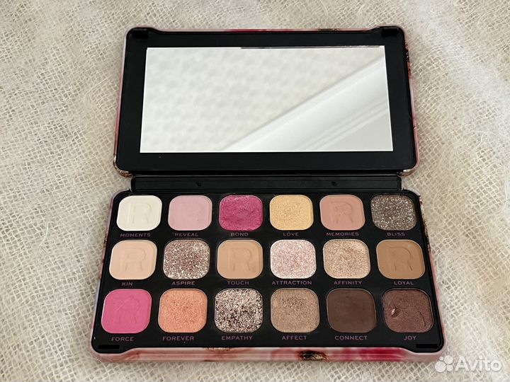 Тени для век