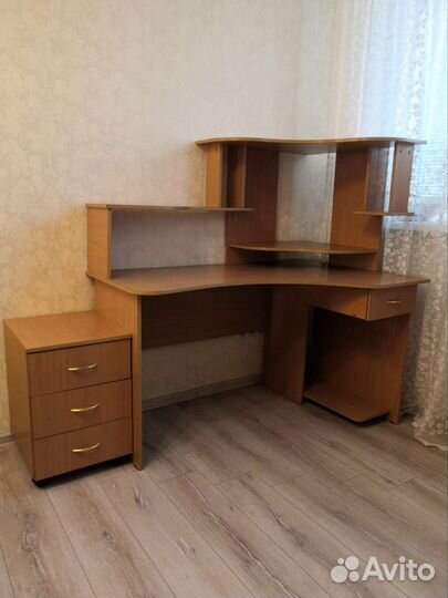 Компьютерный (рабочий) стол бу