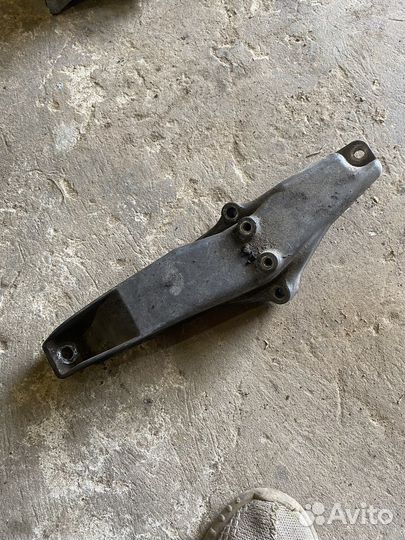 Кронштейн крепления двигателя bmw e46 m43b19