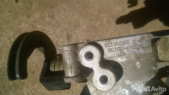 Дроссельная заслонка Тойота Авенсис