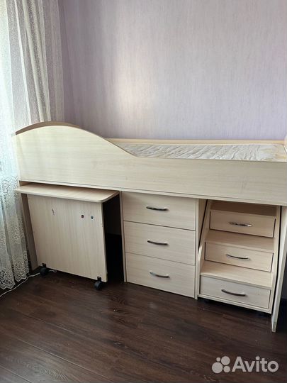 Кровать чердак со столом бу