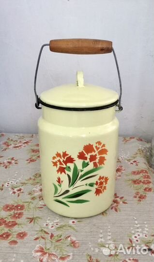 Посуда эмалированная, кастрюли, бидон, лоток