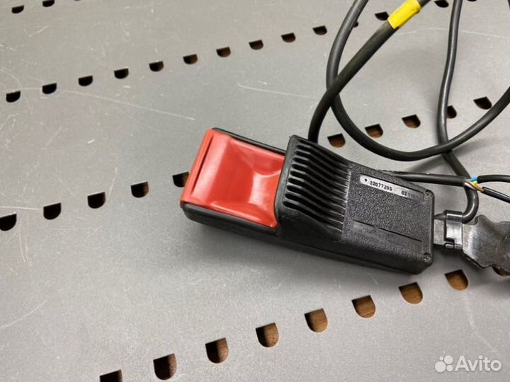 Замок ремня безопасности Mercedes-Benz S-Class