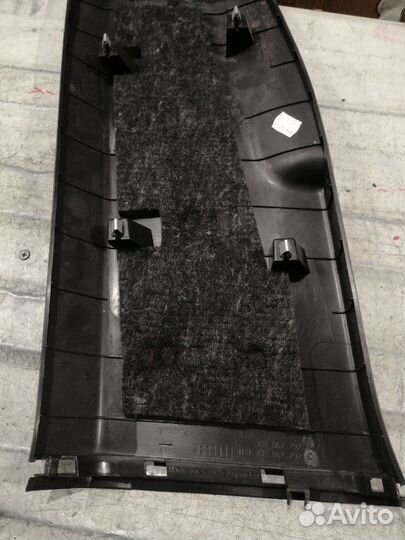 Накладка стойки передняя правая Volkswagen Passat