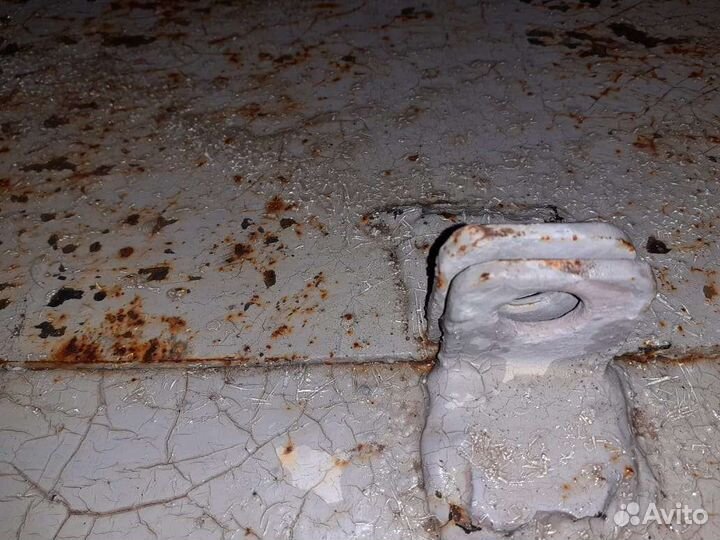 Дверца железная