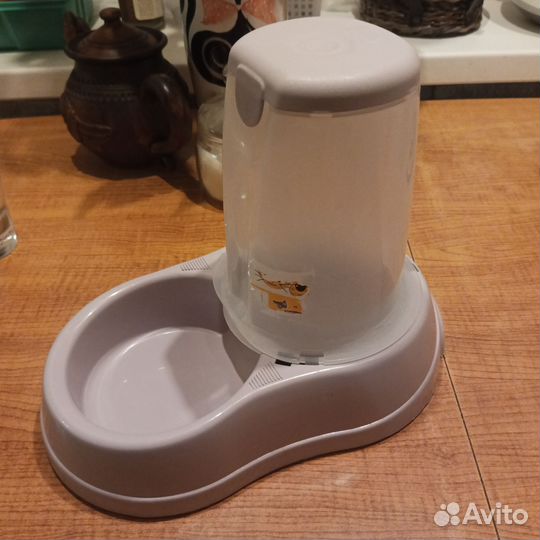 Кормушка для домашних животных