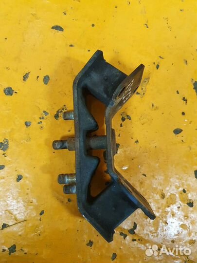 Опора АКПП задняя subaru legacy forester impreza