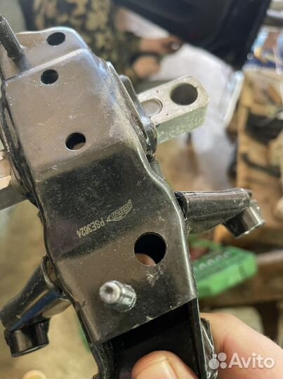 Подушка коробки Skoda fabia 1