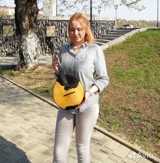 Преподаватель по домре, сольфеджио, теории музыки