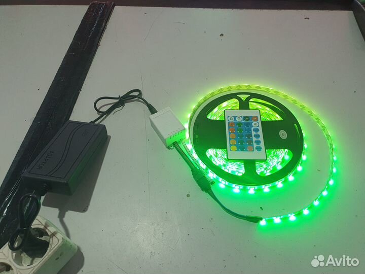 Лента разноцветная 5м с блоком пультом в силиконе