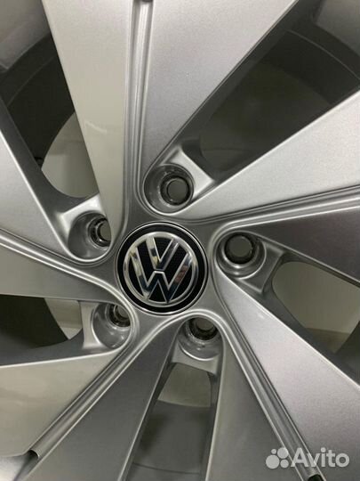 R17 Pirelli Cinturato P7 225/45, PCD 5x112 DIA 57.1