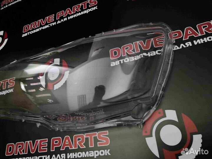 Стекло фары Mitsubishi Lancer 10 2007-2015 левое