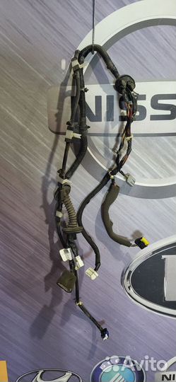 Проводка двери коса Nissan primera P12 Лев