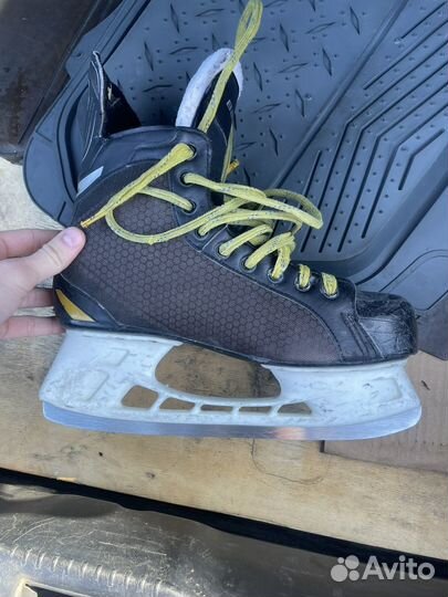 Коньки хоккейные