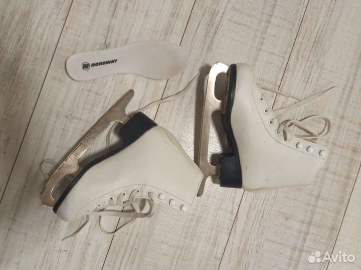 Коньки фигурные р. 31