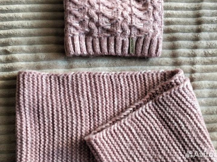 Новый комплект женский шапка и снуд