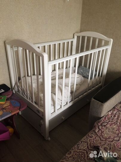 Кровать с матрасом