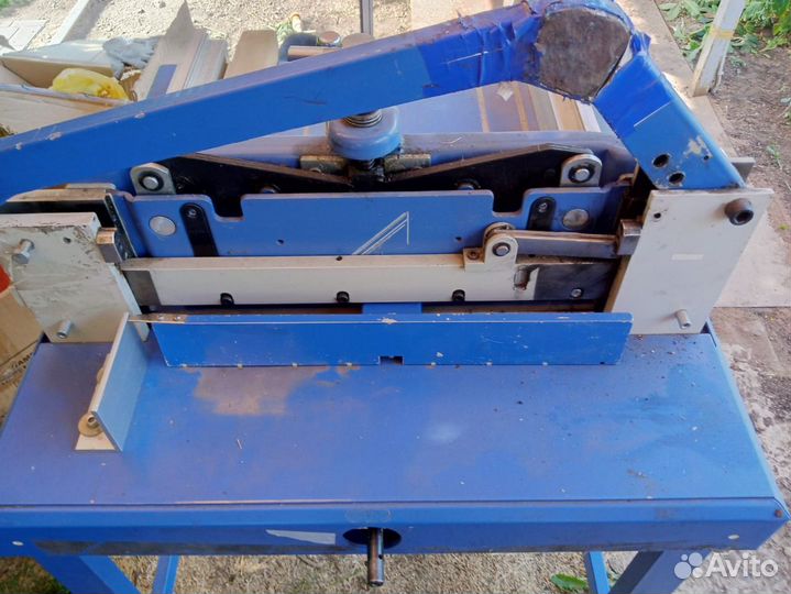 Резак гильотинный для бумаги