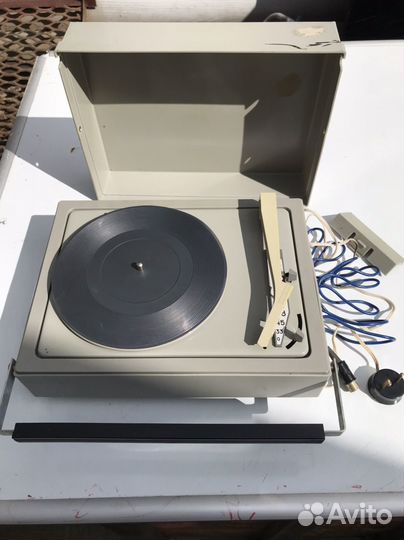 Проигрыватель винила СССР