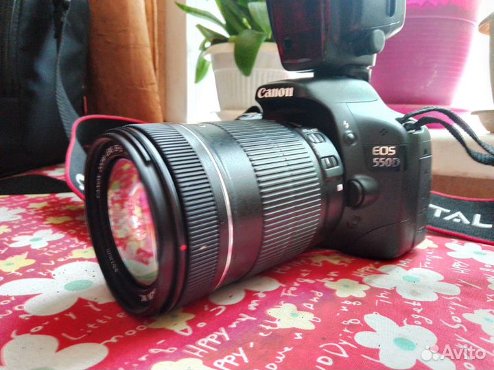 Зеркальный фотоаппарат canon 550d и фотовспышка