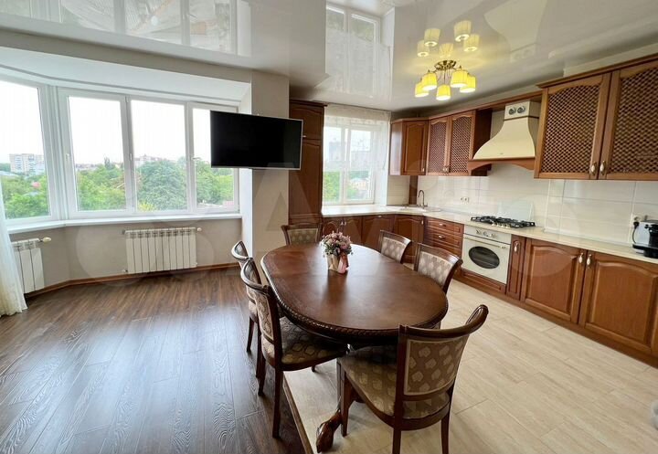 3-к. квартира, 126 м², 4/9 эт.