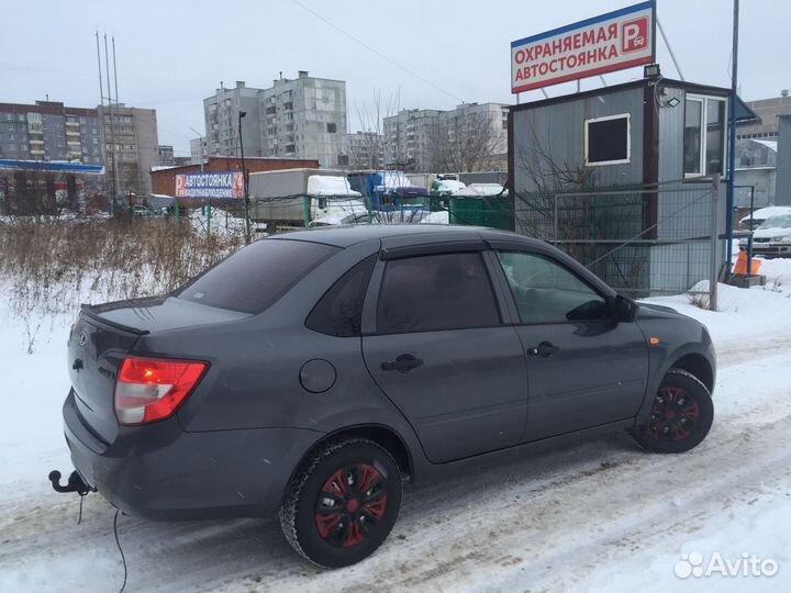 LADA Granta 1.6 МТ, 2015, 265 000 км