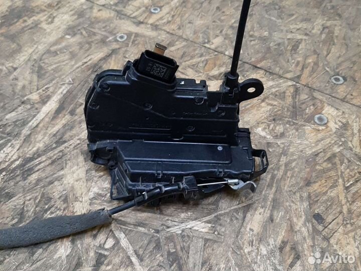 Замок двери передний правый Рено Аркана